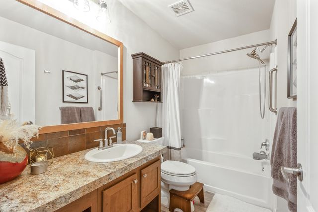 53740 Pradera Place, La Pine, OR 97739