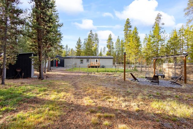 53740 Pradera Place, La Pine, OR 97739