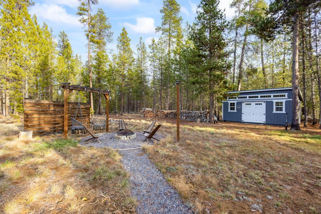 53740 Pradera Place, La Pine, OR 97739