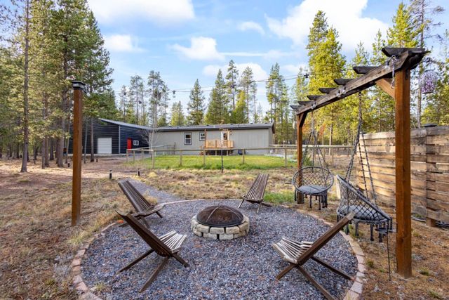 53740 Pradera Place, La Pine, OR 97739