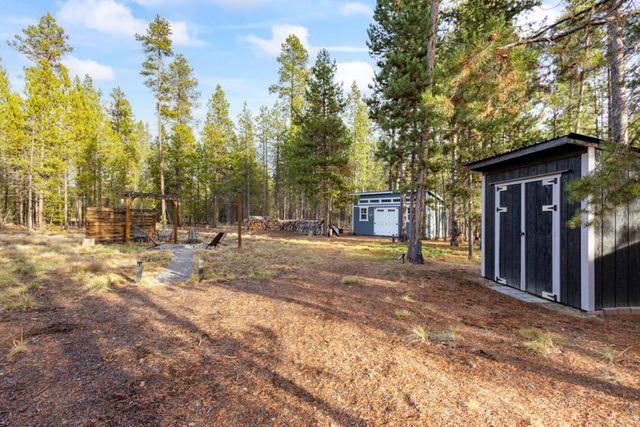 53740 Pradera Place, La Pine, OR 97739