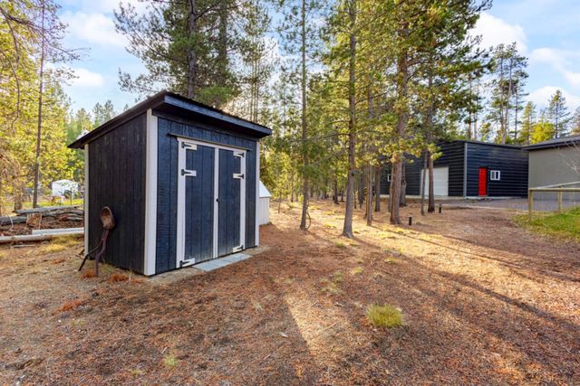 53740 Pradera Place, La Pine, OR 97739