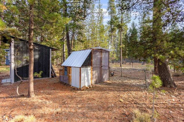 53740 Pradera Place, La Pine, OR 97739