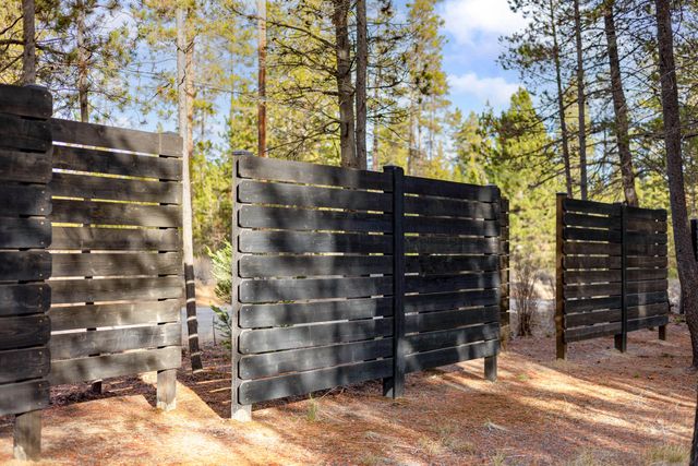 53740 Pradera Place, La Pine, OR 97739