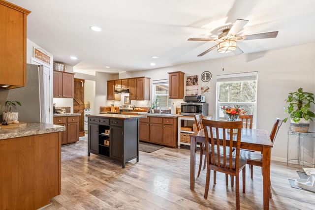 53740 Pradera Place, La Pine, OR 97739