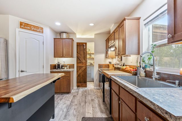 53740 Pradera Place, La Pine, OR 97739