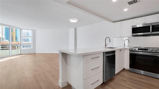 555 NE 34th St 609, Miami, FL 33137