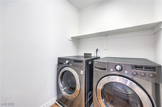 9194 Red Knoll Street, Las Vegas, NV 89113