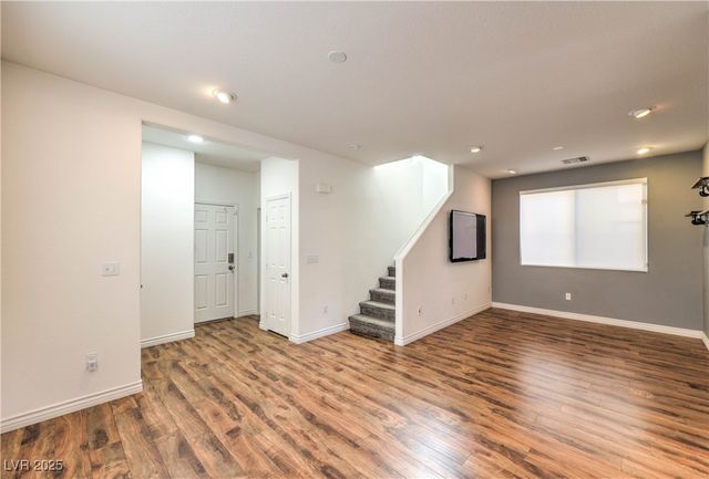 9194 Red Knoll Street, Las Vegas, NV 89113