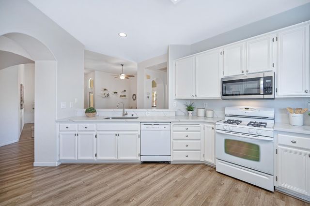 451 Jewel Stone Way, Folsom, CA 95630