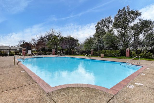 451 Jewel Stone Way, Folsom, CA 95630