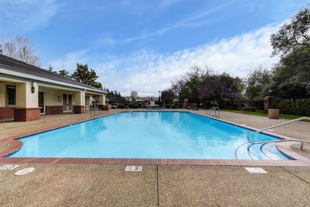 451 Jewel Stone Way, Folsom, CA 95630