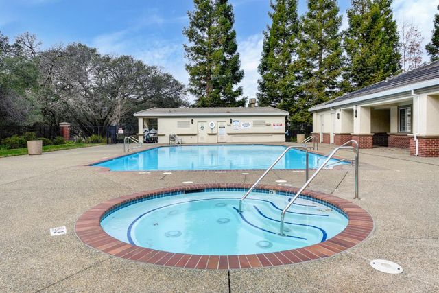 451 Jewel Stone Way, Folsom, CA 95630