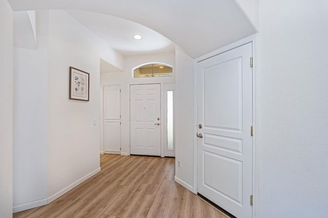 451 Jewel Stone Way, Folsom, CA 95630