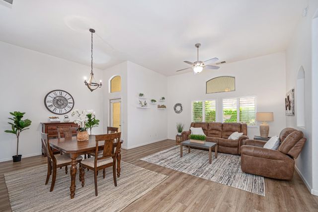 451 Jewel Stone Way, Folsom, CA 95630