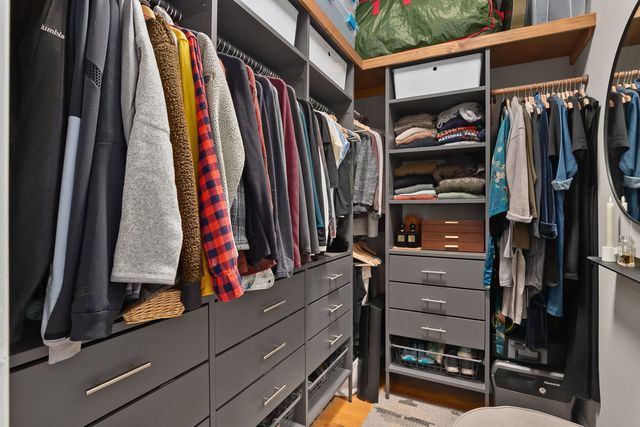 827 W BRADLEY Place 2E, Chicago, IL 60613