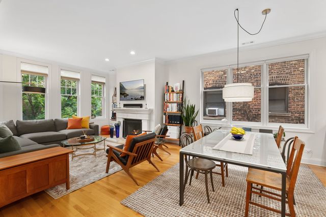 827 W BRADLEY Place 2E, Chicago, IL 60613