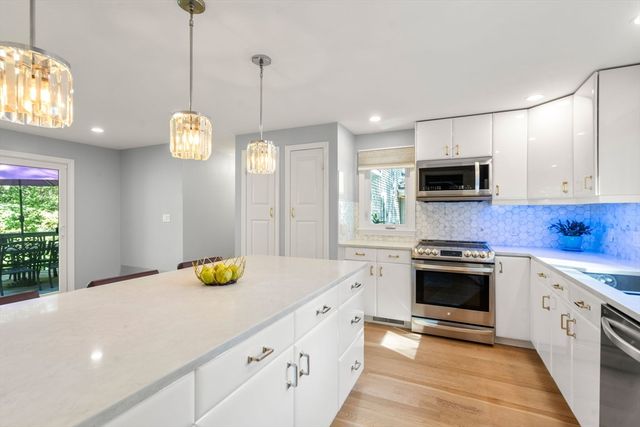 16 Coltsway 16, Wayland, MA 01778