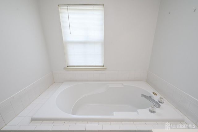 12 Ardmore Place, East Brunswick, NJ 08816