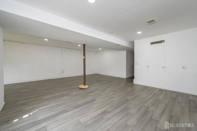 12 Ardmore Place, East Brunswick, NJ 08816