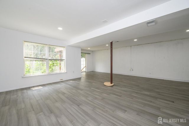 12 Ardmore Place, East Brunswick, NJ 08816