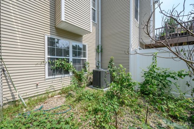 12 Ardmore Place, East Brunswick, NJ 08816