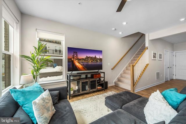 44481 WOLFHOUND SQ, Ashburn, VA 20147