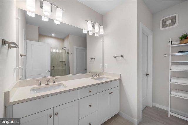 44481 WOLFHOUND SQ, Ashburn, VA 20147