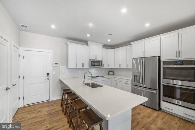 44481 WOLFHOUND SQ, Ashburn, VA 20147