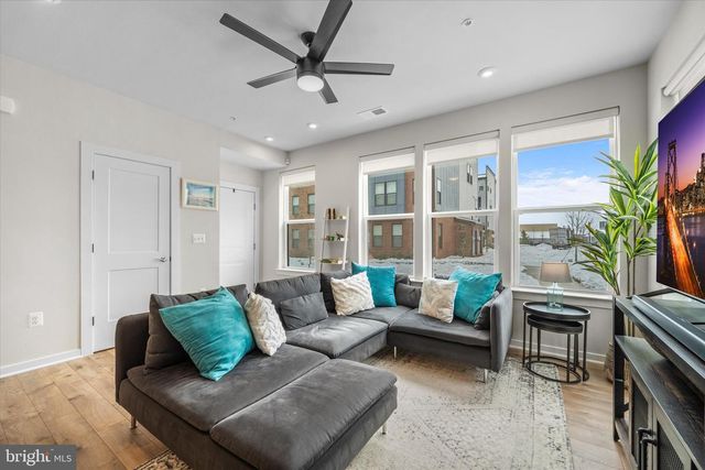 44481 WOLFHOUND SQ, Ashburn, VA 20147