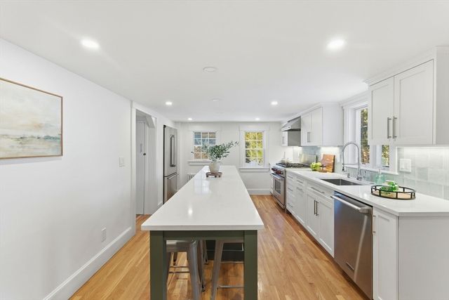 52 Salem St, Andover, MA 01810