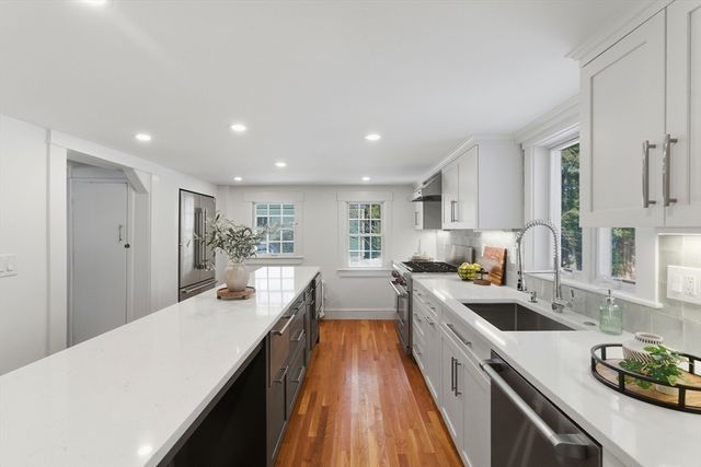 52 Salem St, Andover, MA 01810