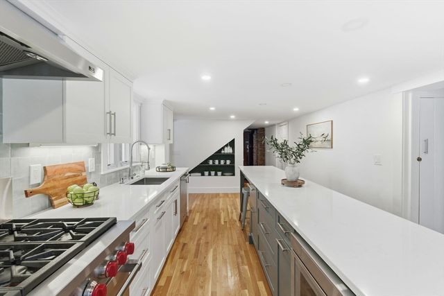 52 Salem St, Andover, MA 01810