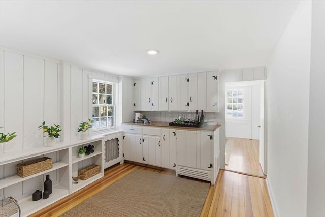 52 Salem St, Andover, MA 01810