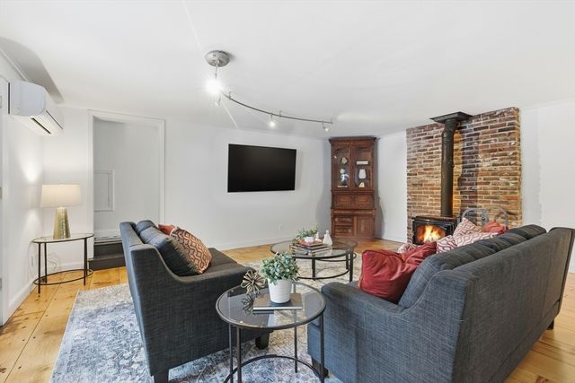 52 Salem St, Andover, MA 01810