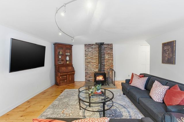 52 Salem St, Andover, MA 01810