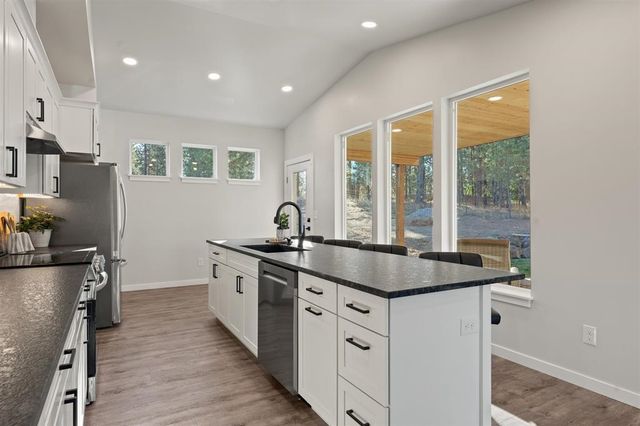 3743 E Nyberg Ln, Mead, WA 99021