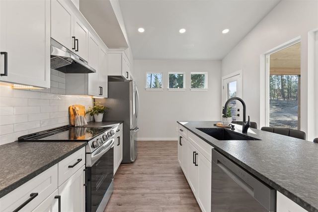 3743 E Nyberg Ln, Mead, WA 99021