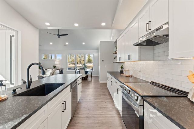 3743 E Nyberg Ln, Mead, WA 99021