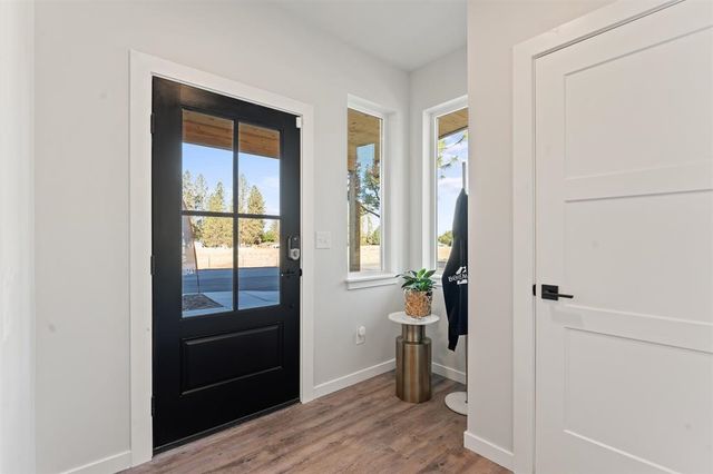 3743 E Nyberg Ln, Mead, WA 99021