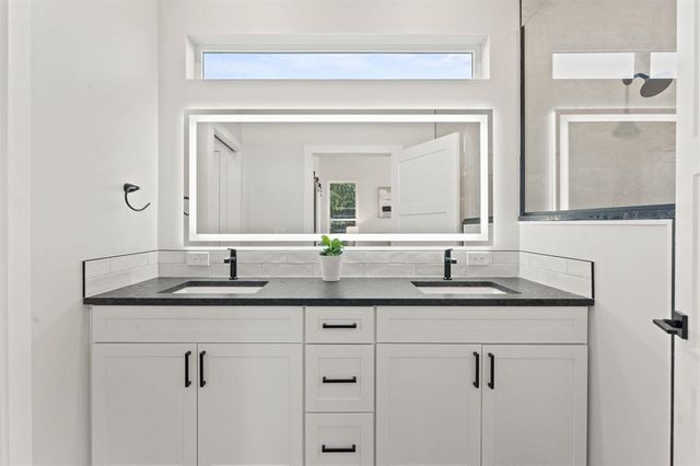 3743 E Nyberg Ln, Mead, WA 99021