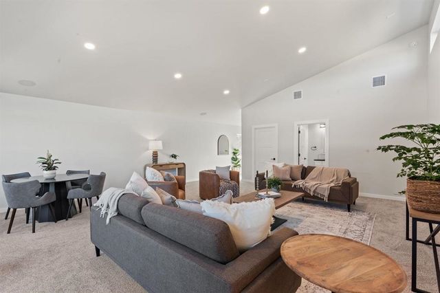 3743 E Nyberg Ln, Mead, WA 99021