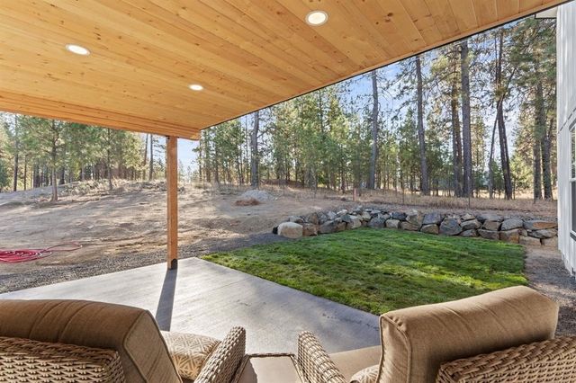 3743 E Nyberg Ln, Mead, WA 99021