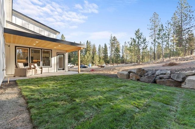 3743 E Nyberg Ln, Mead, WA 99021