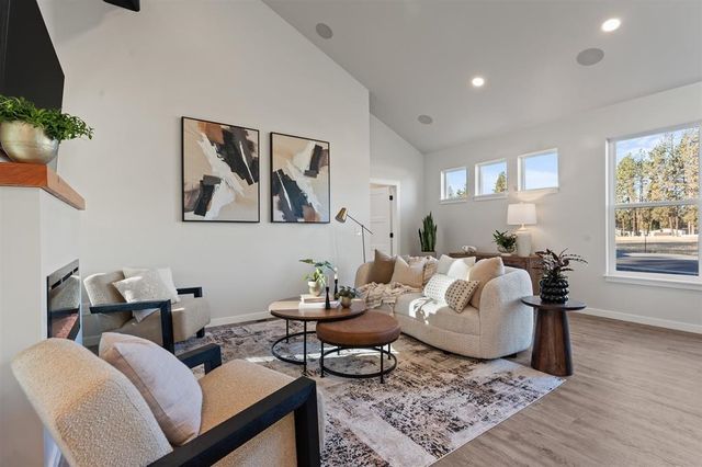 3743 E Nyberg Ln, Mead, WA 99021