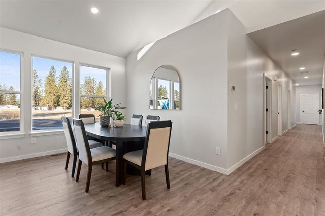 3743 E Nyberg Ln, Mead, WA 99021