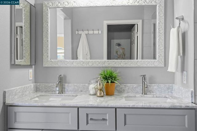 1004 Phoenix St, Danville, CA 94506