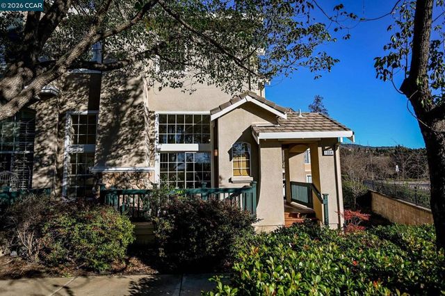 1004 Phoenix St, Danville, CA 94506