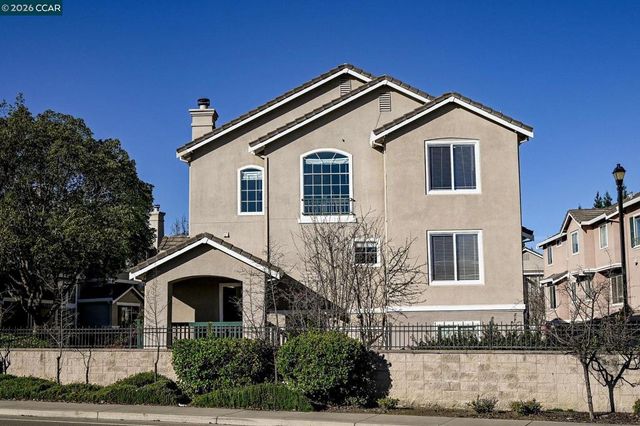 1004 Phoenix St, Danville, CA 94506