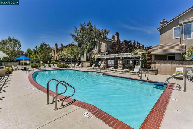 1004 Phoenix St, Danville, CA 94506